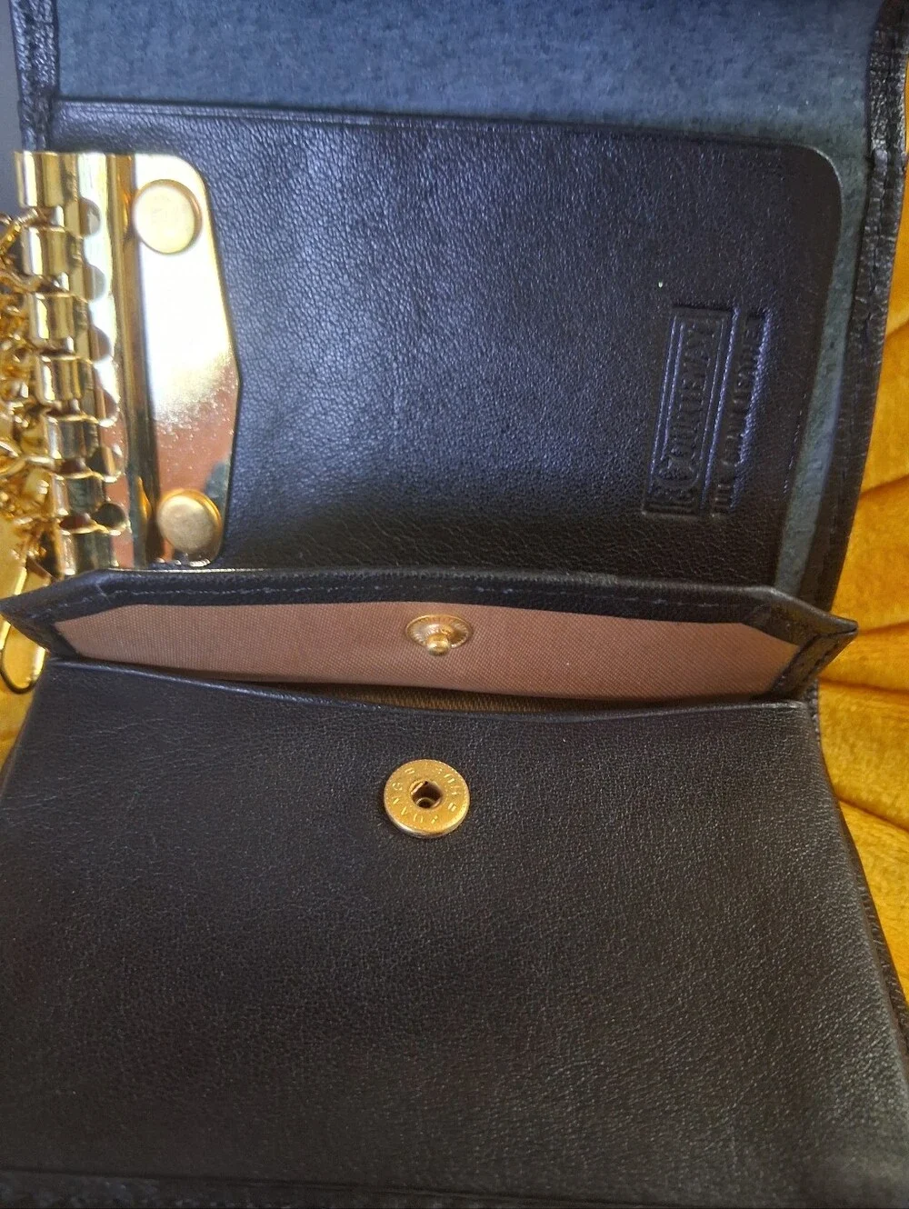 Courtnay Leather Key Wallet